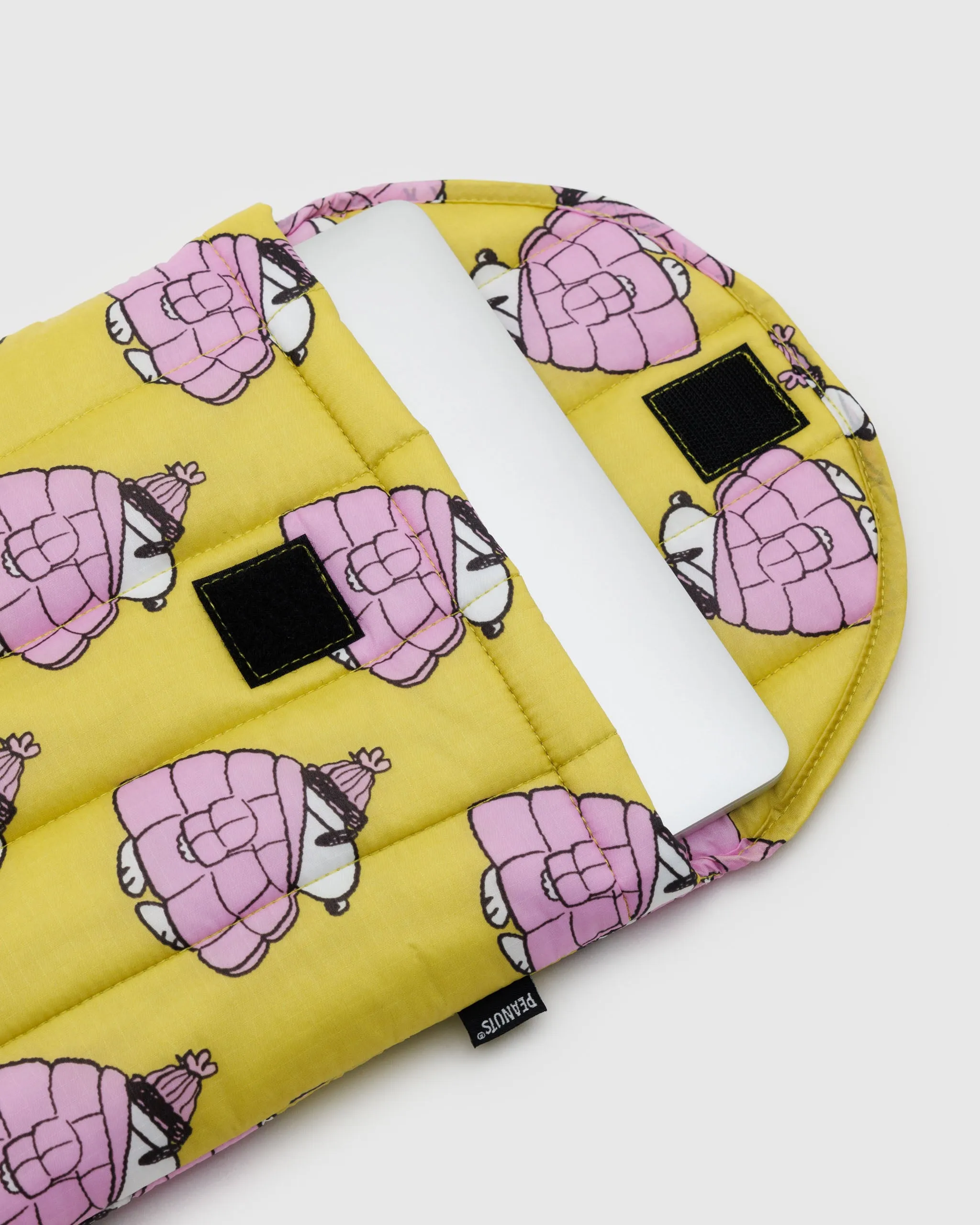 BAGGU Puffy Laptop Sleeve Puffer Snoopy Pink