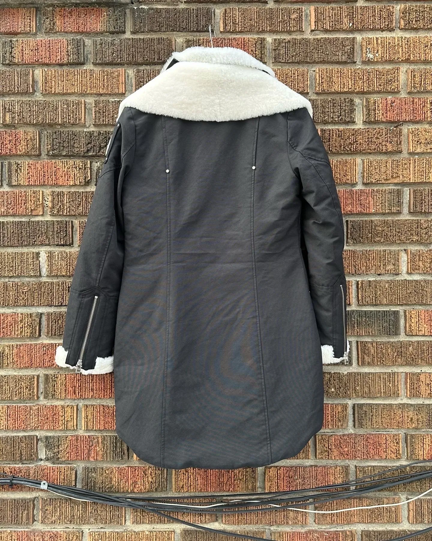 MOOSE KNUCKLE Shearling Collar 3/4 Length Puffer Coat